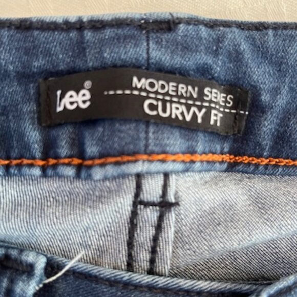 LEE | Curvy Fit Size 4 Petite Stretch - Picture 9 of 12